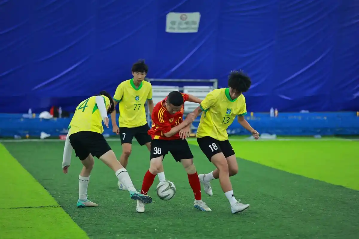 雨燕正在直播NBA赛场